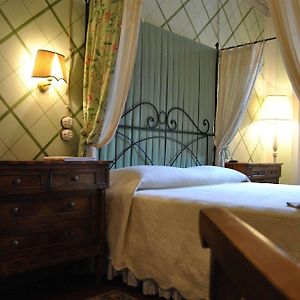 Camera con letto king size